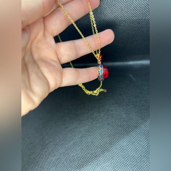 Red Cabochon Pendant Necklace with Enamel detailing - Picture 12 of 13